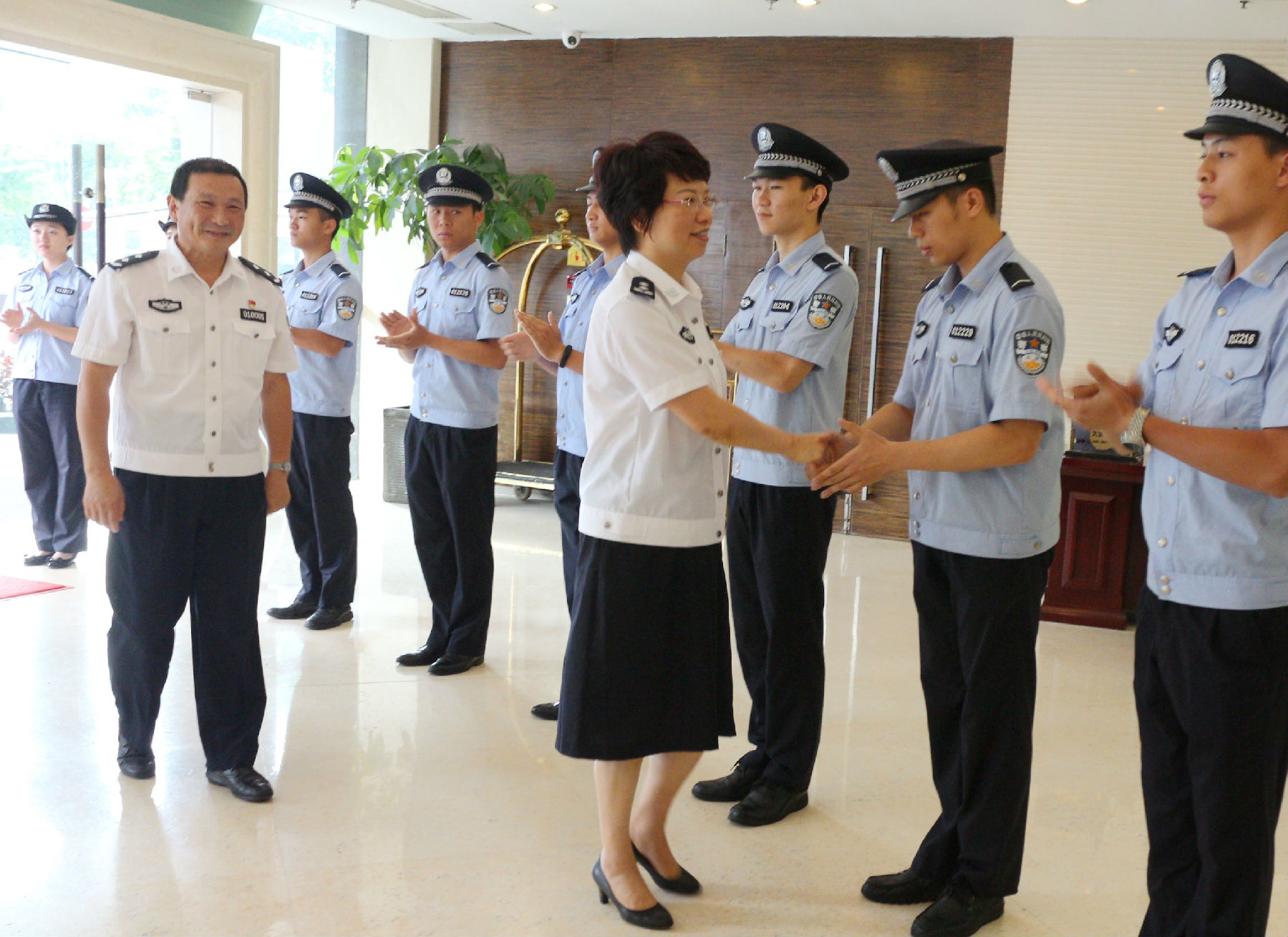 省厅党委委员,政治部主任章丽婕一行看望慰问我院实习生
