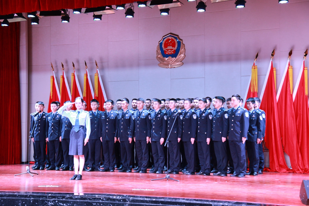 刘瑞榕院长出席院学生仪仗队成立两周年暨送老迎新晚会